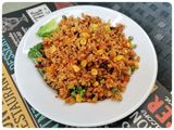ข้าวผัดน้ำพริกเผาหอยแมลงภู่ชิลีทรงเครื่อง