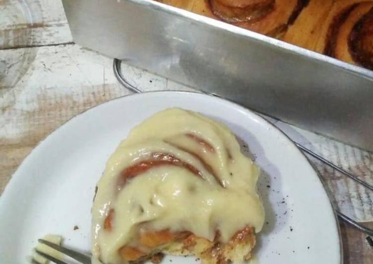 Cinnamon Roll with Cream Cheese Frosting