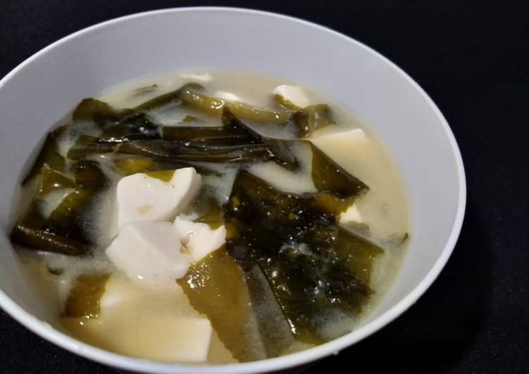 Resep Tofu Miso Soup dengan Kaldu Dashi buatan sendiri yang Bikin Ngiler