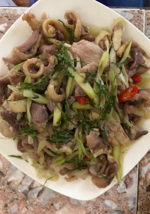 Hình của món Gà xào xả ớt.