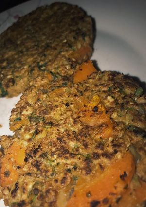 Una foto de Hamburguesas de soja texturizada, albahaca y zanahoria