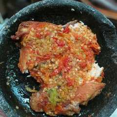 A picture of SAMBAL AYAM PENYET mudah buatnya enak rasanya.
