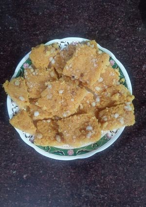 A picture of Nariyal Burfi.