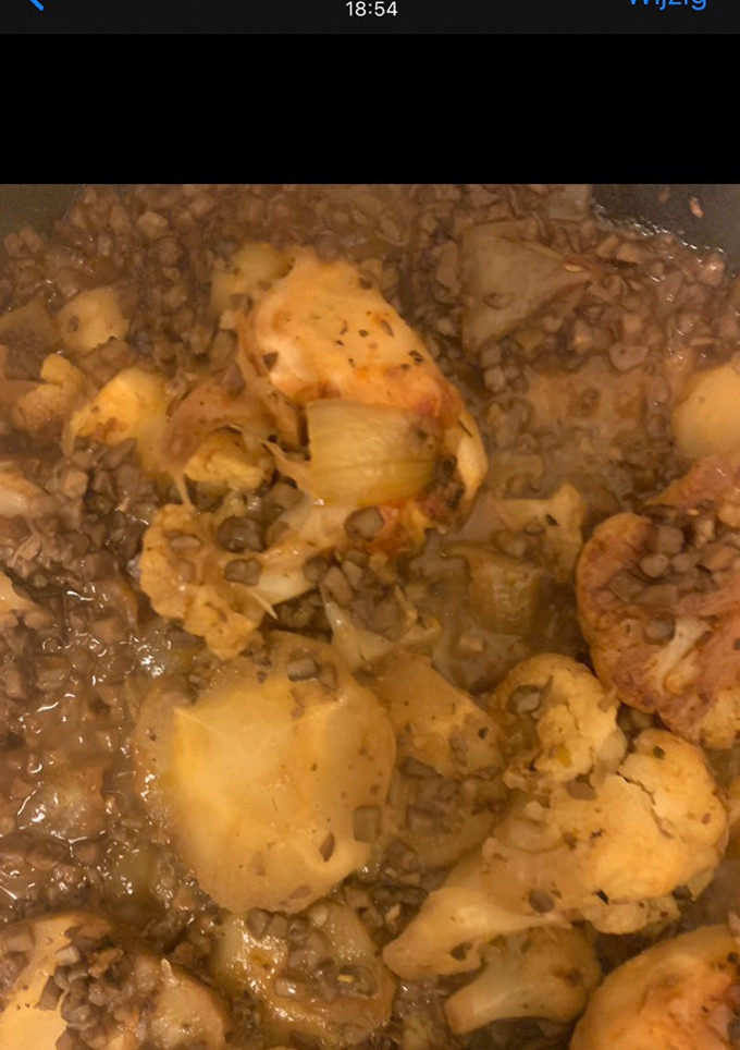 A picture of Cauliflower parsnip plate.
