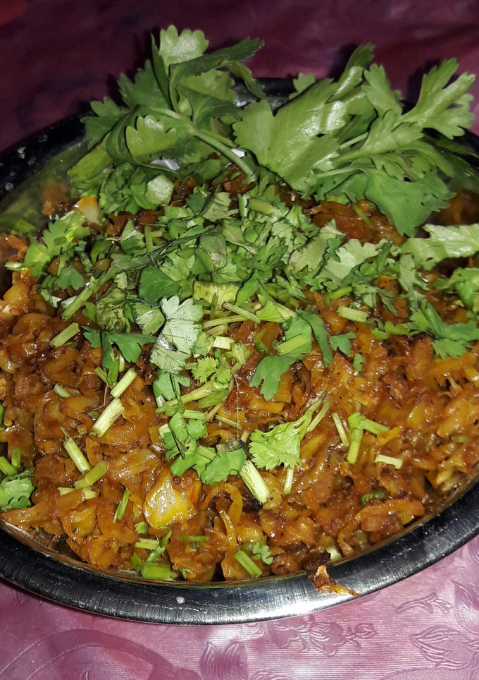 முட்டை கோஸ் சில்லி பிரை (Muttaikosh chilli fry recipe in tamil) செய்முறை முக்கிய புகைப்படம்