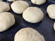 Una foto de empanada frita