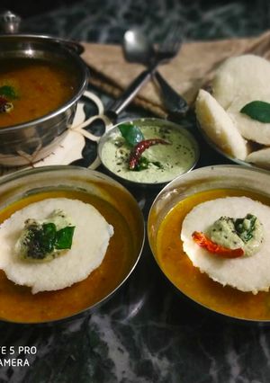 राइस इडली (Rice Idli recipe in Hindi) रेसिपी मुख्य फोटो