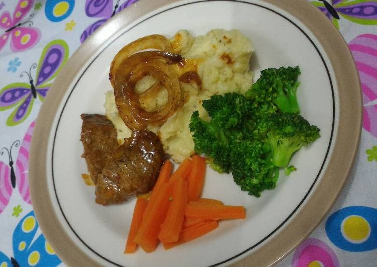 Beef Grill with Mashed Potato