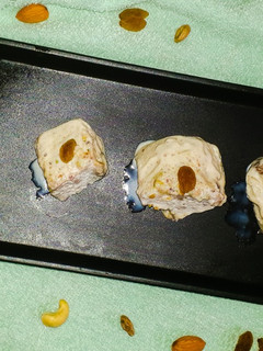 நட்ஸ் ஐஸ்கீரிம் பர்ப்பி (Nuts ice cream burfi recipe in tamil) செய்முறை முக்கிய புகைப்படம்