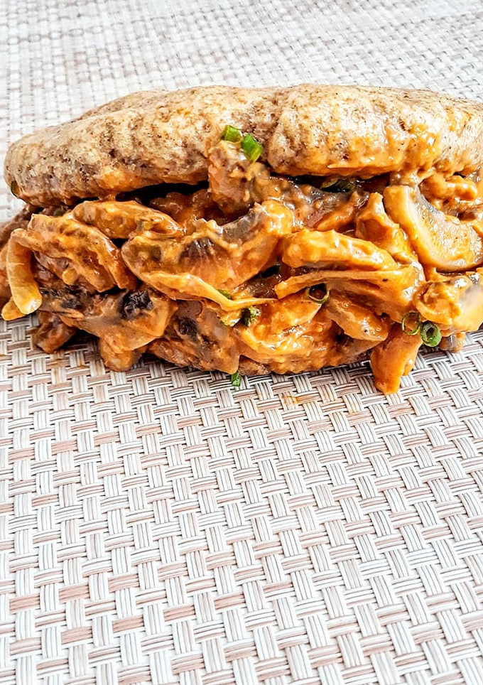 Una foto de 🍄 Pan bao integral con champiñones al strogonoff 🍄