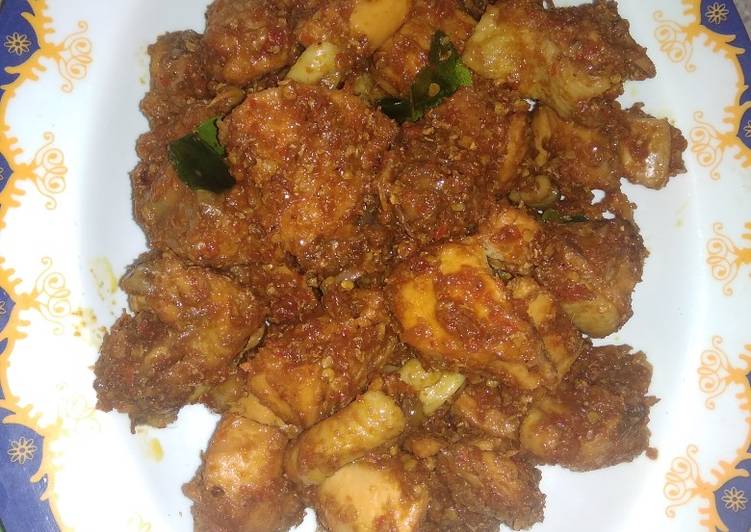 Resep Sambal goreng ayam pedas Anti Gagal