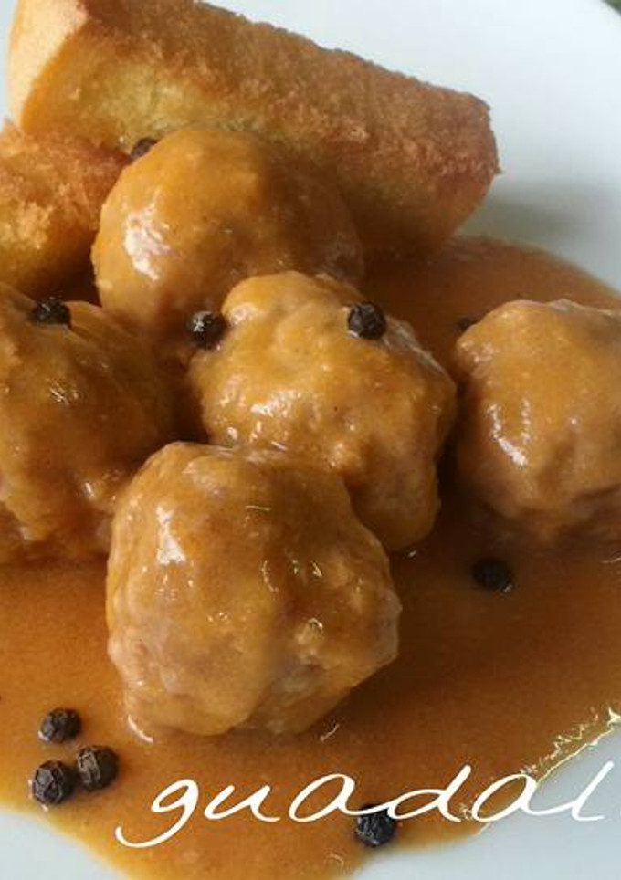Una foto de Albóndigas en salsa de paté (sin nata) en ollas gme y gmf y tradicional