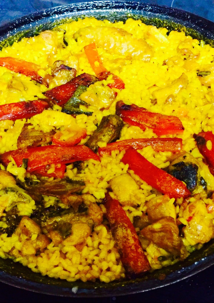 Una foto de Paella de carne
