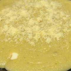 Una foto de Polenta con queso