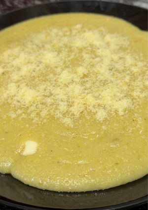 Una foto de Polenta con queso