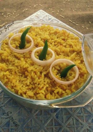 A picture of Mixed DaaL (Lentils) Poha.