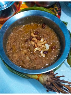 நாட்டு சர்க்கரை பொங்கல் (Naattu sarkarai pongal recipe in tamil) செய்முறை முக்கிய புகைப்படம்