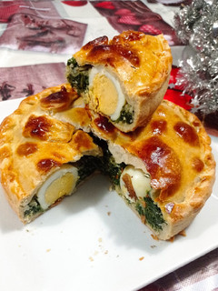 Foto principal de Tarta de espinacas y huevos con masa hecha en Monsieur Cuisine