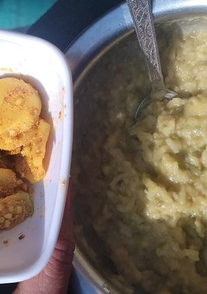 मूंग दाल खिचड़ी(moong dal khichdi recipe in hindi) रेसिपी मुख्य फोटो