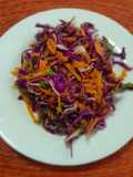 Ensalada de col morada con zanahoria