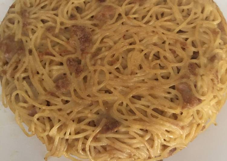 Frittata di pasta ripiena con tonno