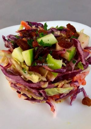 Una foto de Ensalada de col lombarda repollo y manzana