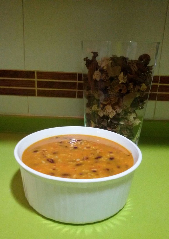 Una foto de Guiso de judias rojas con arroz con thermomix