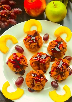 A picture of Tangy Fruit Potli (Strawberries and Apple Potli).