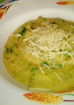 Una foto de Polenta con zapallitos.. ❤