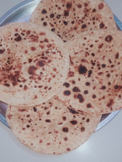 अजवाइन पराठा(ajwain ka paratha recipe in hindi) रेसिपी मुख्य फोटो