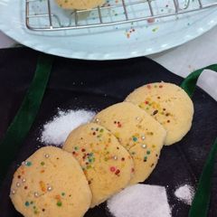 A picture of Vanilla sprinkle butter Cookies.