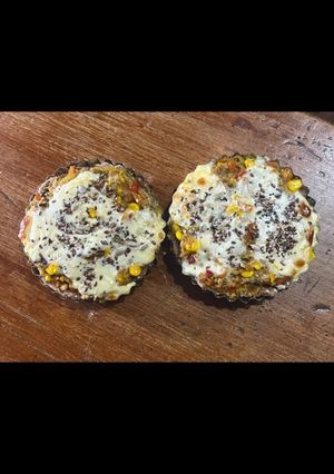 Una foto de Minitartas de atún y vegetales