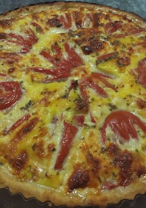 Una foto de Tarta de Tomate con masa de Mayonesa !!🍅