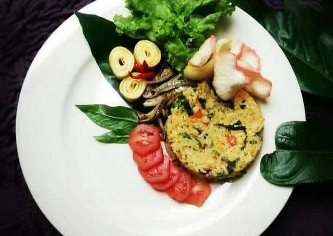 Resep: Nasi Goreng Mengkudu bumbu instant Istimewa