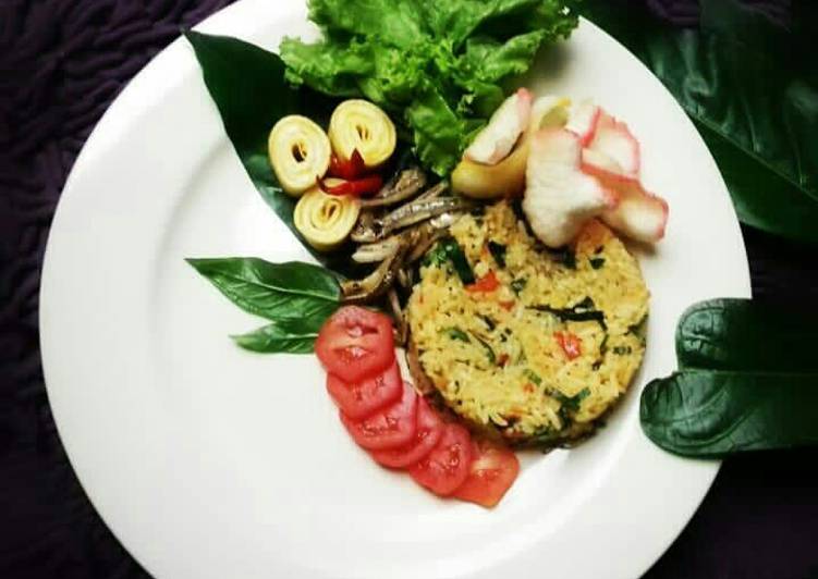 Langkah Mudah untuk Memasak Nasi Goreng Mengkudu bumbu instant Anti Gagal