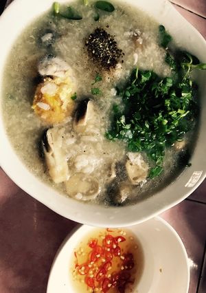 Hình của món Cháo hột vịt lộn.