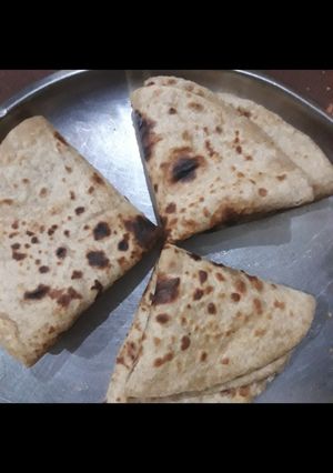 पराठा (paratha recipe in Hindi) रेसिपी मुख्य फोटो