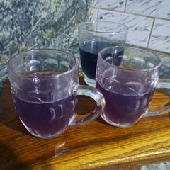 A picture of Cinnamon butterfly pea tea.
