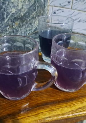 A picture of Cinnamon butterfly pea tea.