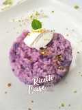 Riso viola con formaggio di capra e pistacchio