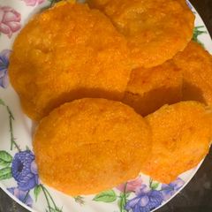 A picture of Tomato idli.