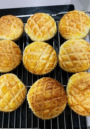 菠蘿麵包(波蘭種、肉鬆口味) 的食譜成品照片