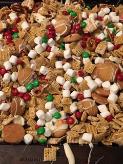 A picture of Buddy the elf Chex mix.