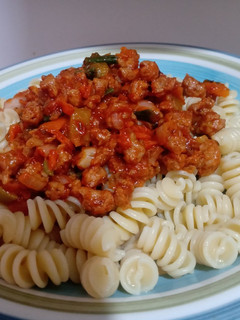 Una foto de 🍝Fideos con salsa boloñesa 🍝