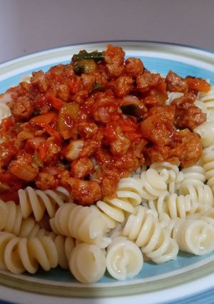 Una foto de 🍝Fideos con salsa boloñesa 🍝