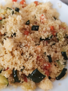 Una foto de Cuscús con verduras