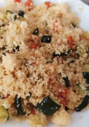 Una foto de Cuscús con verduras
