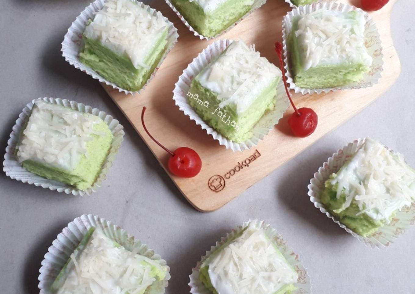 Kue potong labu siam