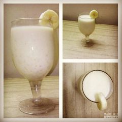 Banana musli smoothie A picture of Banana musli smoothie.