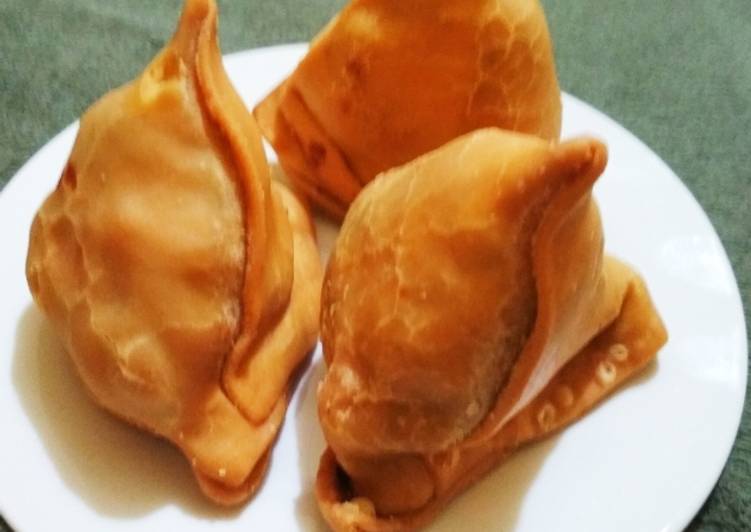 Recipe of Homemade Aloo Samosa or potato pastry